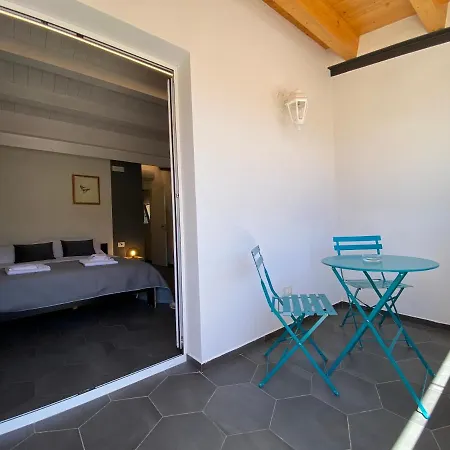 Aliva Bed and Breakfast 3*